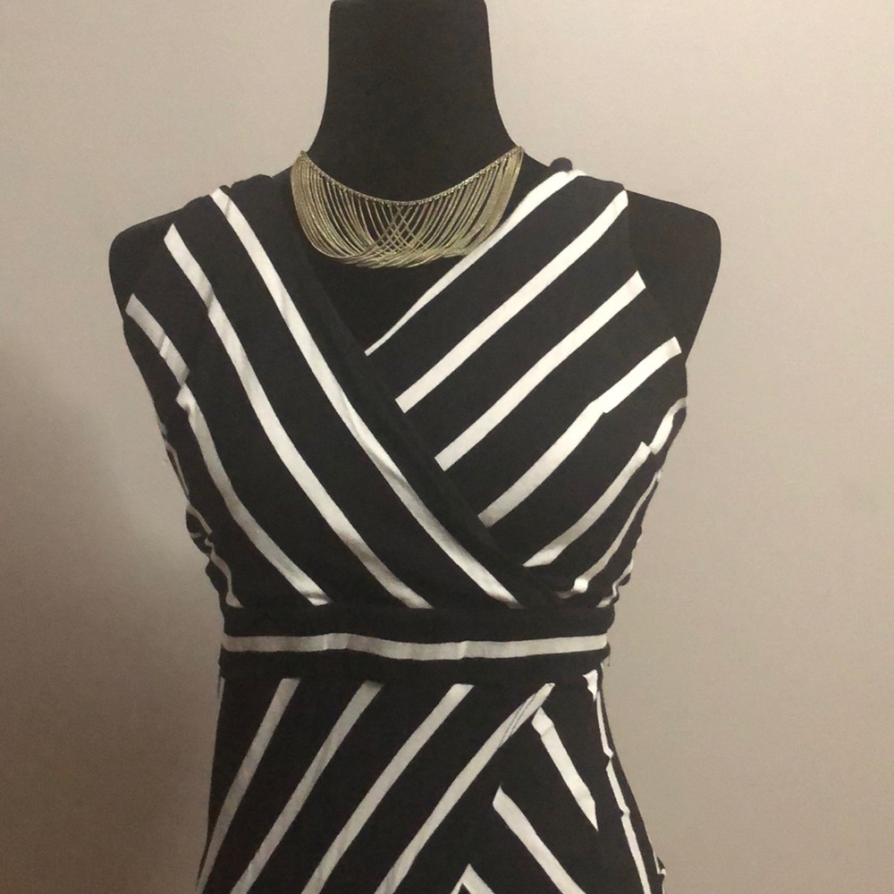 Black/white dress